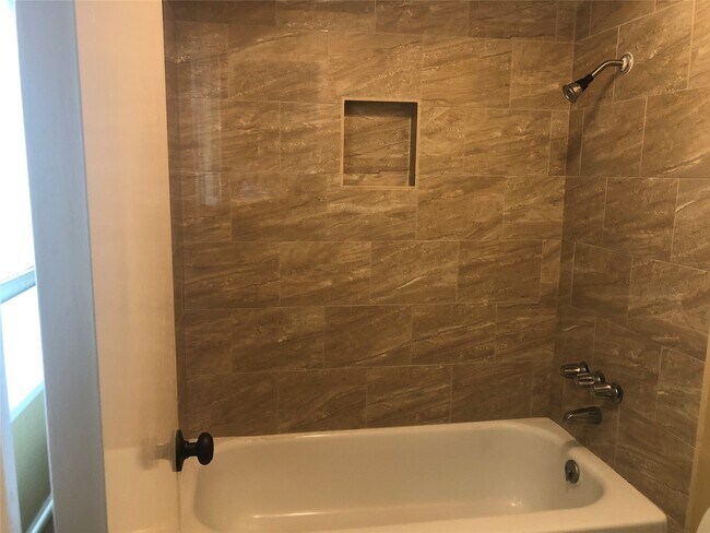 Building Photo - 28801 Holly Hill Dr