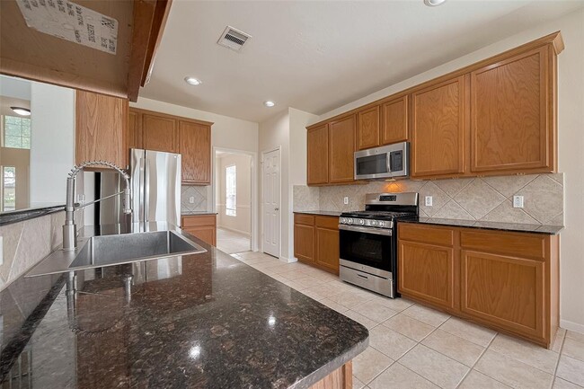 Building Photo - 21627 Cozy Hollow Ln