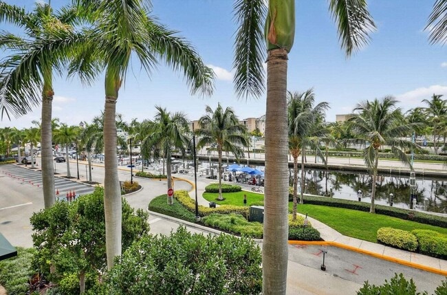 Building Photo - 625 Casa Loma Blvd