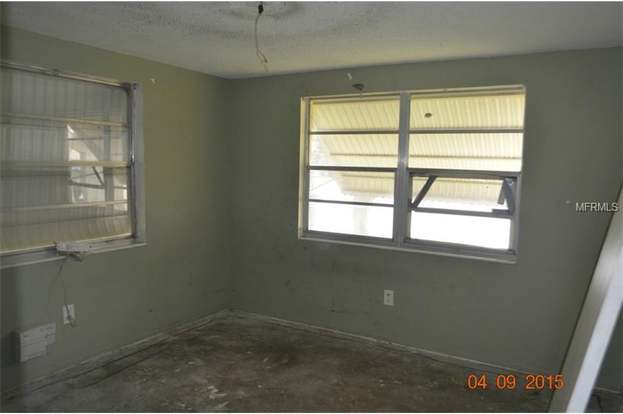 Building Photo - 7437 Carmel Ave