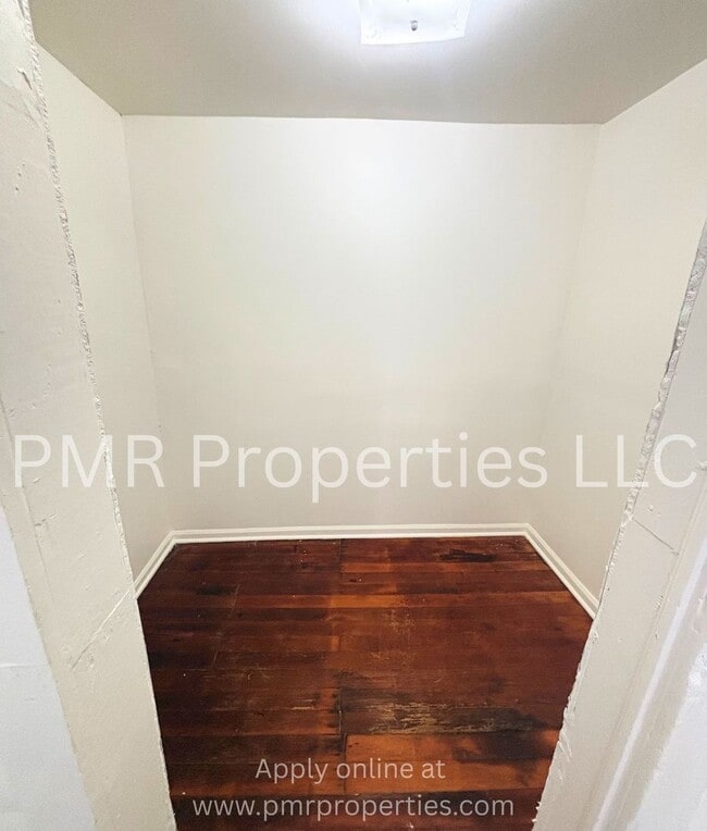 Building Photo - 2 Bedroom/ 1 Bathroom House