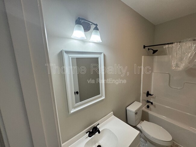 Building Photo - 817 Belleview Ave