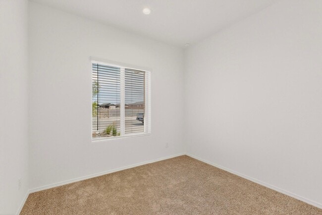 Building Photo - 308 Prism Ave SW