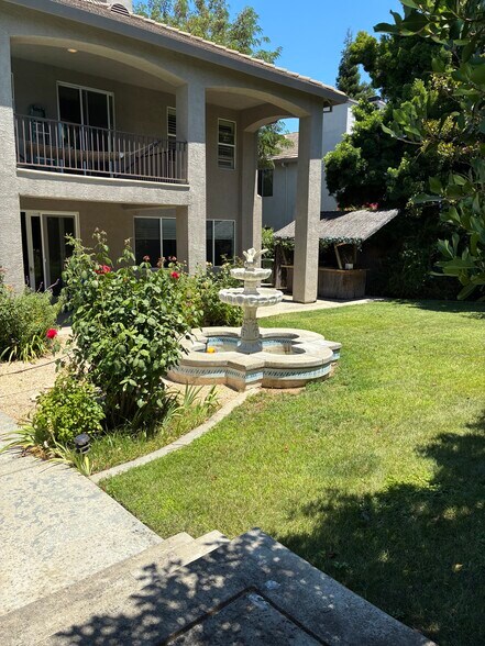 Building Photo - 2824 Buckminster Dr