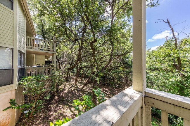 Building Photo - 4404 Travis Country Cir