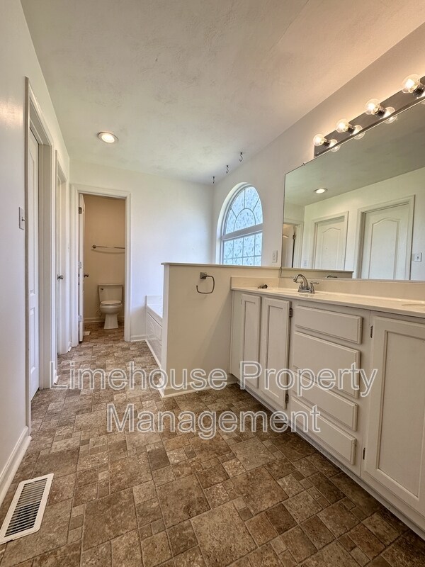 Building Photo - 4412 Valera Ct