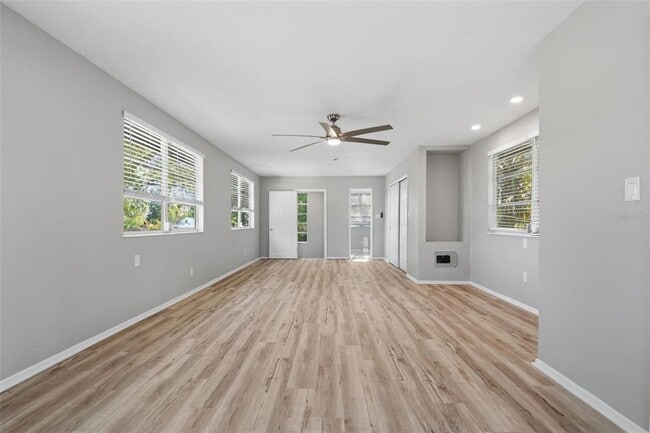 Building Photo - 405 Shore Dr E