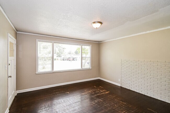 Building Photo - 3 BR/1BA | Newly Renovated Single Family Home | 1-Car Garage Parking | Front and back yard!