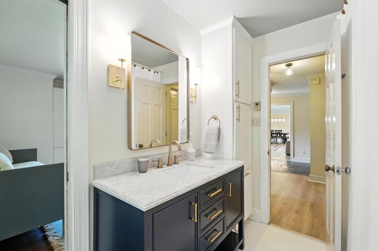 Building Photo - 1421 Lynn Rd