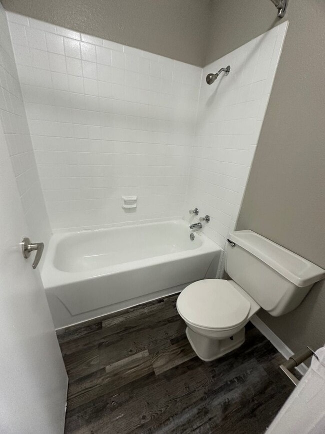 Primary Photo - Spacious and Affordable Townhome 2beds 2 baths