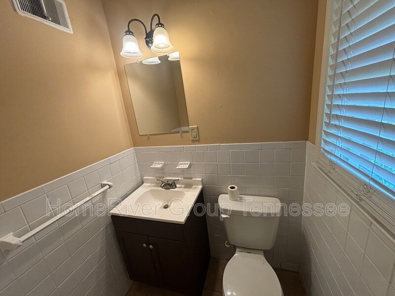 Building Photo - 307 Byron Dr