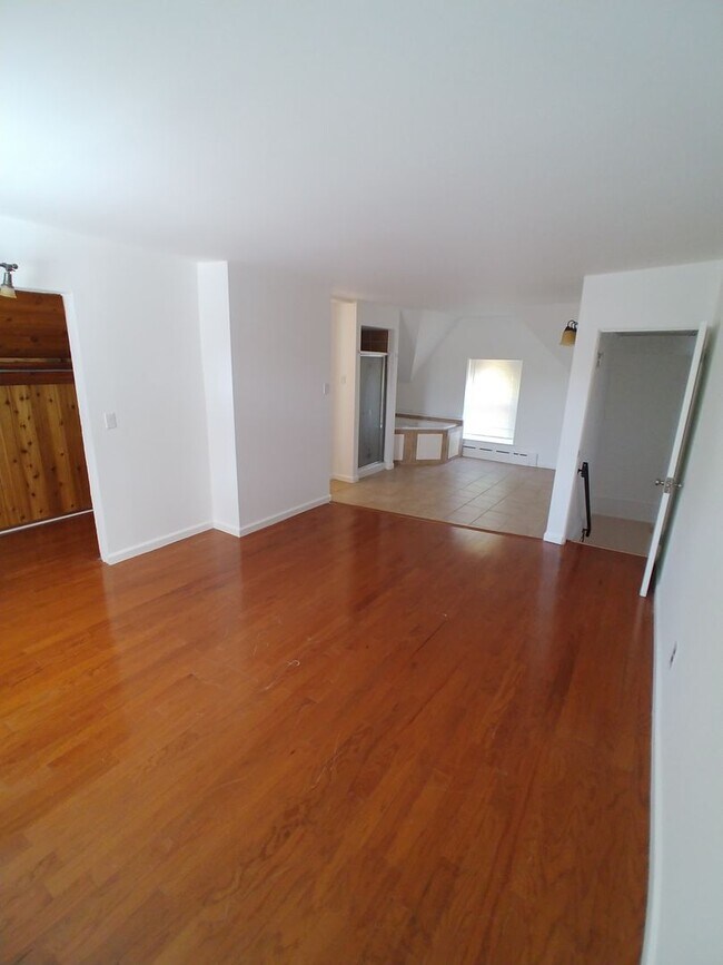 Building Photo - 28 N 50th St