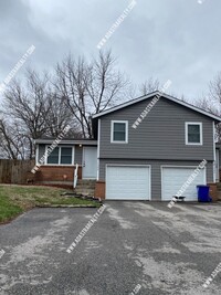 Building Photo - Remodeled Duplex in Olathe-Available in JA...