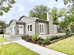 Building Photo - BRA01BS