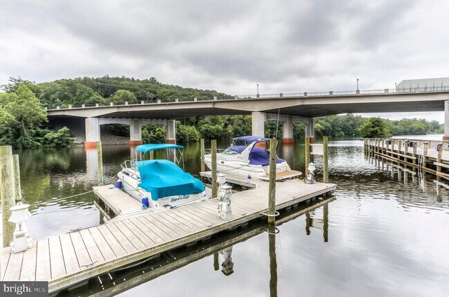 Building Photo - 1567 Renate Dr