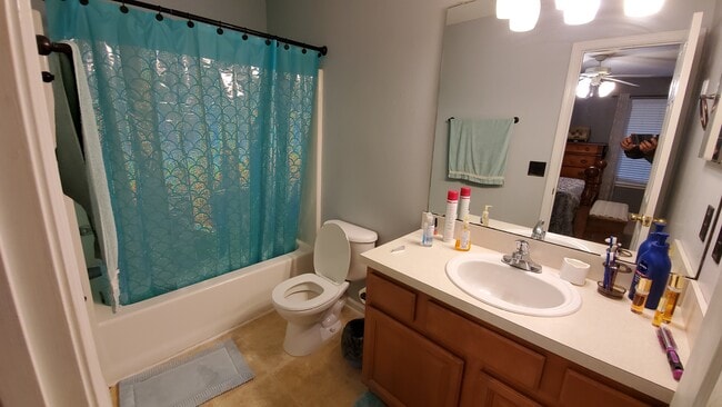 Building Photo - 242 Scrub Jay Dr