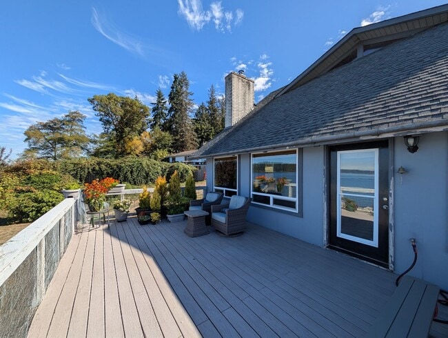 Building Photo - A Luxury Beachfront Lodge Awaits! For Rent...