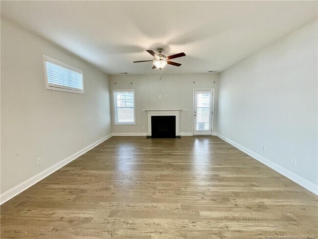 Building Photo - 279 Cromwell Ct