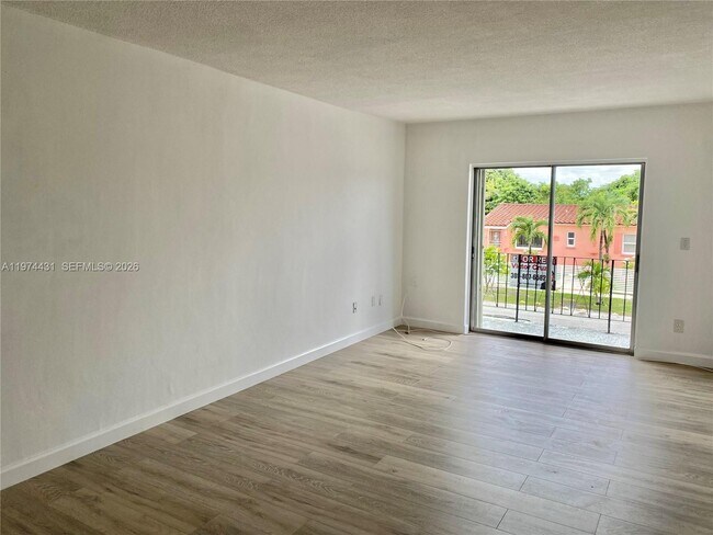 Building Photo - 380 E 35th St