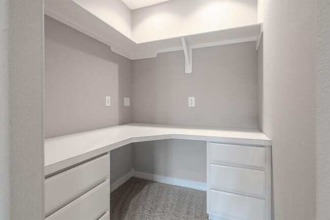 Building Photo - 12406 Santiago Cove Ln