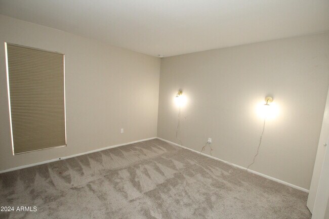Building Photo - 3119 W Cochise Dr