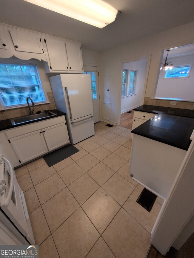 Building Photo - 202 Bishop Dr