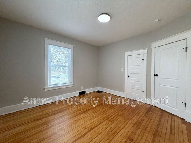 Building Photo - 126 S 28th St