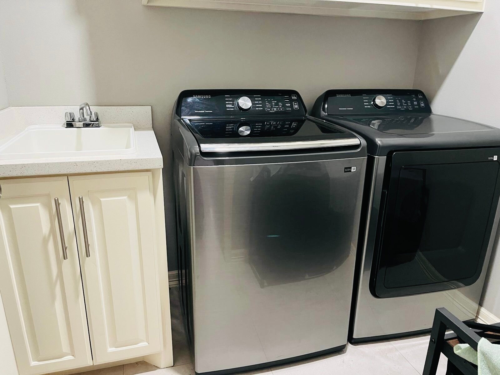 Building Photo - 3873 Tolosa St