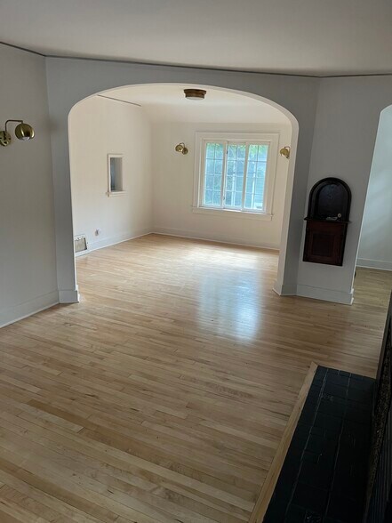 View to Dining Room from Living Room - 1324 Wells St