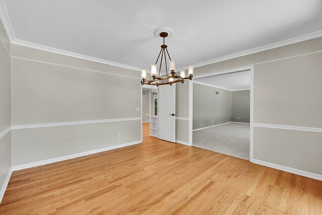 Building Photo - $6,850.00 - 5 Bedrooms, 3.5 Bathrooms, Sin...