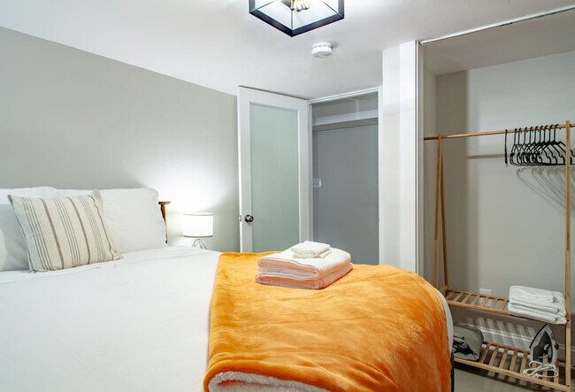 Building Photo - 824 Varnum St NW