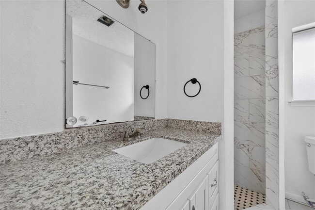 Building Photo - 7635 Dawnridge Dr