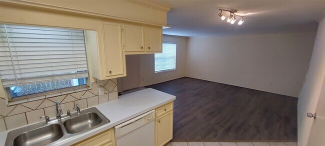 Building Photo - 8710 Ilona Ln