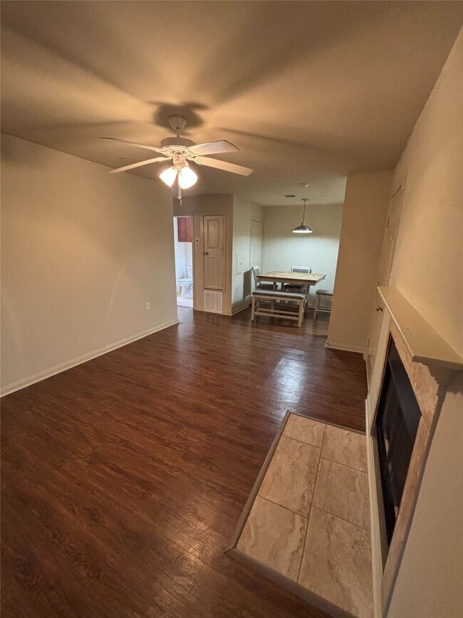 Building Photo - 7600 Emmett F Lowry Expy