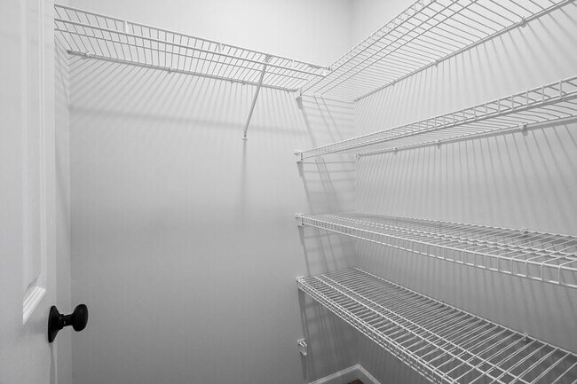 Building Photo - 142 Bremerton Dr SW