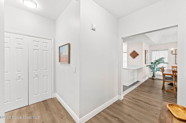 Building Photo - 3037 Jimmy Buffett Mem Hwy