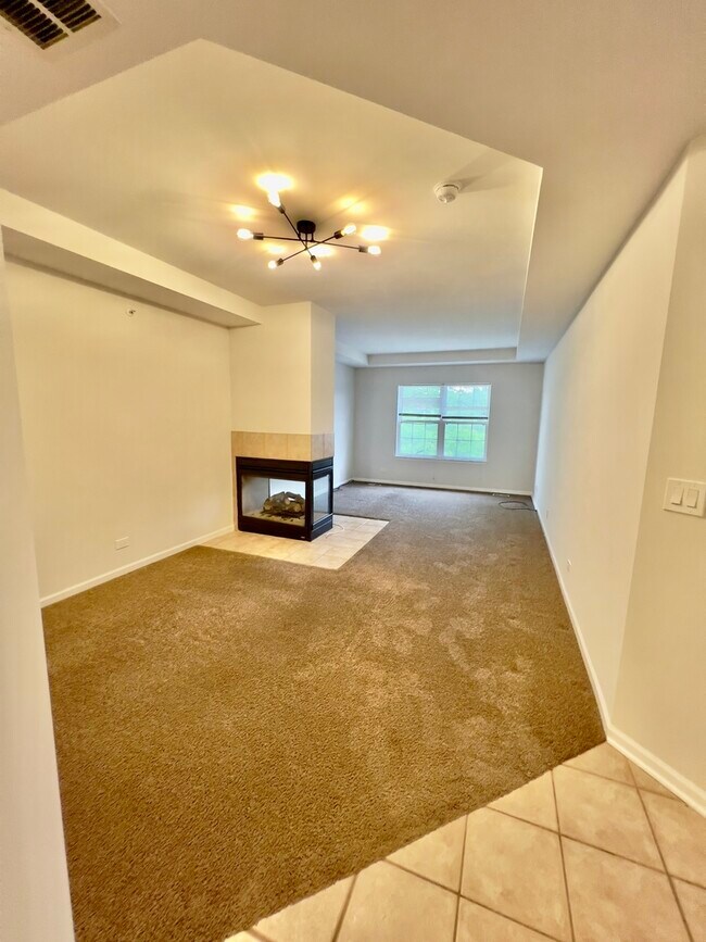 Building Photo - 1007 Kensington Dr