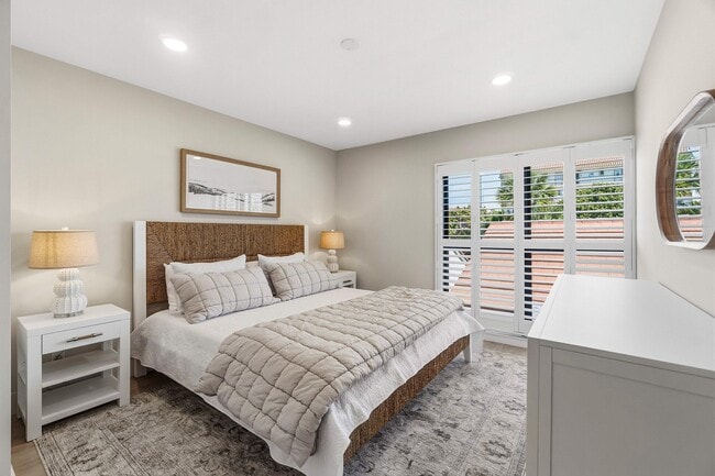 Building Photo - 2717 N Ocean Blvd