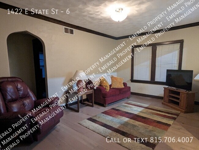 Building Photo - 1422 E State St