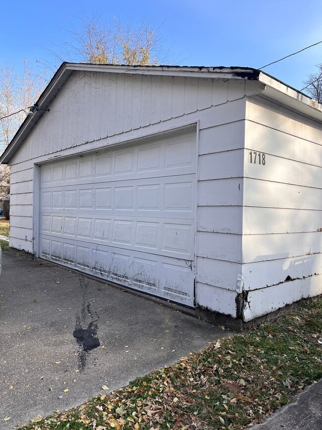 Building Photo - 1718 Farnam St