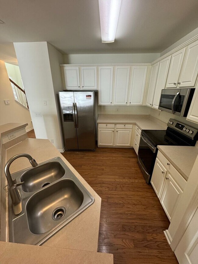 Building Photo - 742 Shellstone Pl