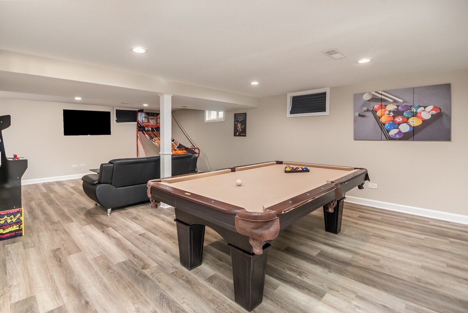 Building Photo - 649 Edgebrook Terrace