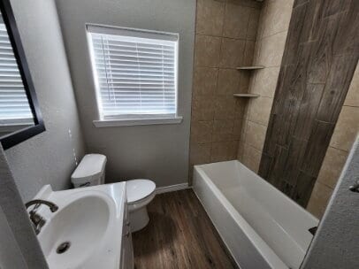 Building Photo - Wow! La Vernia Property!!