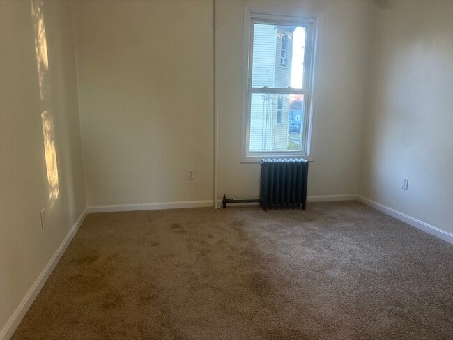 Building Photo - 394 Hollis St