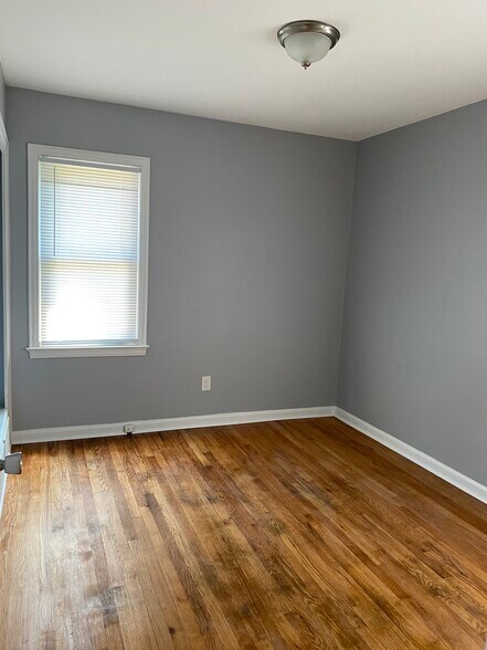 Building Photo - 11448 Columbia