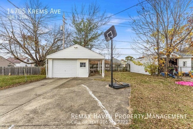 Building Photo - 14705 Krems Ave