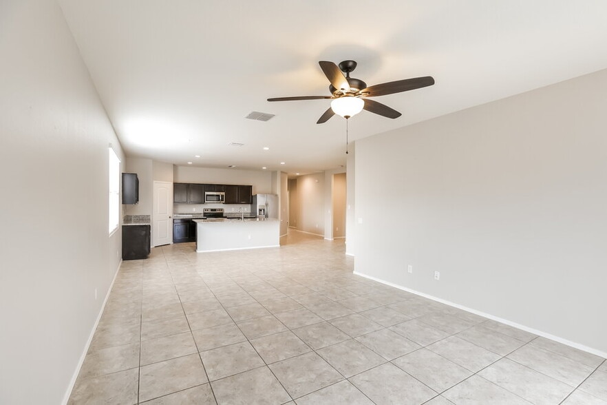 Building Photo - 25562 W Desert Dr