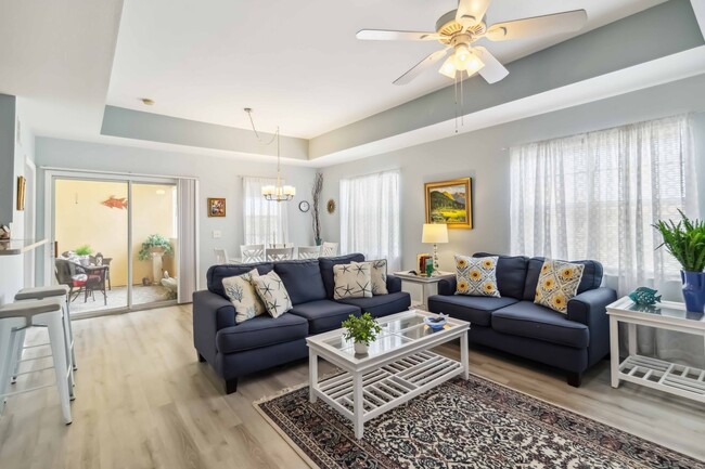 Building Photo - Beautiful furnished & turnkey ready 2/2 unit becoming available starting April 1st, 2026