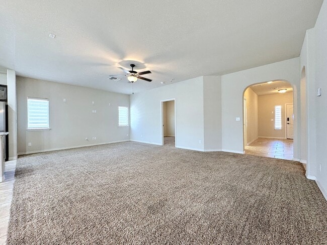 Building Photo - West El Paso 4 bed Refrig A/C