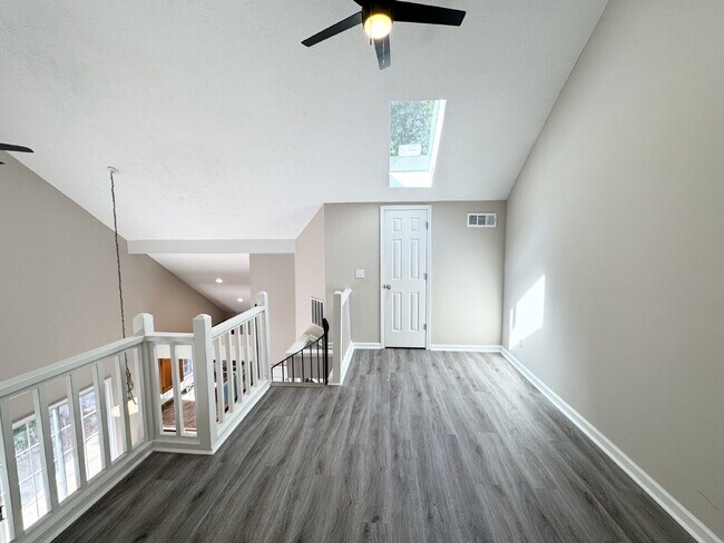 Building Photo - Charming 2 Bed/2 Bath Home in Woodstock – ...